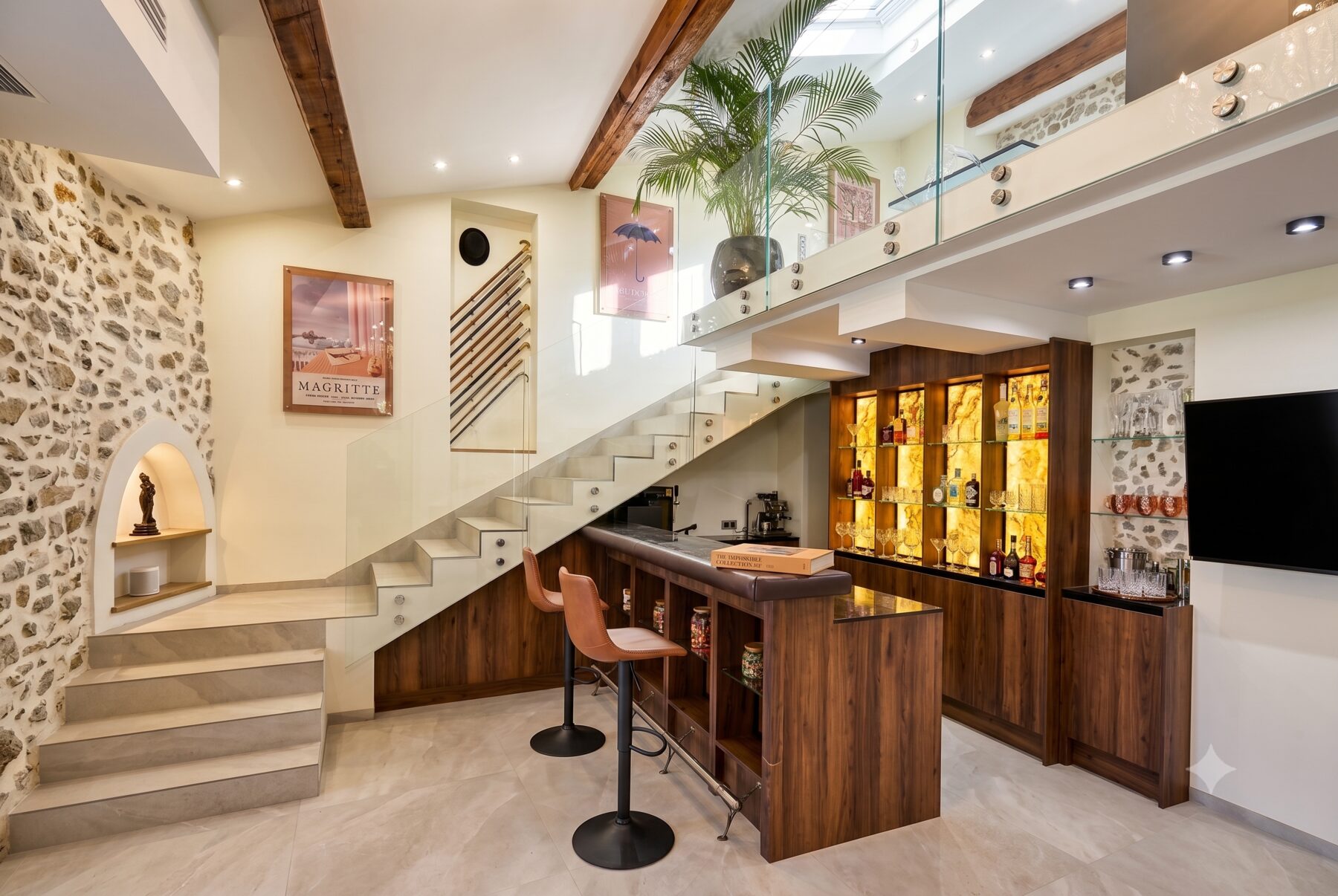 Bar privé et escalier