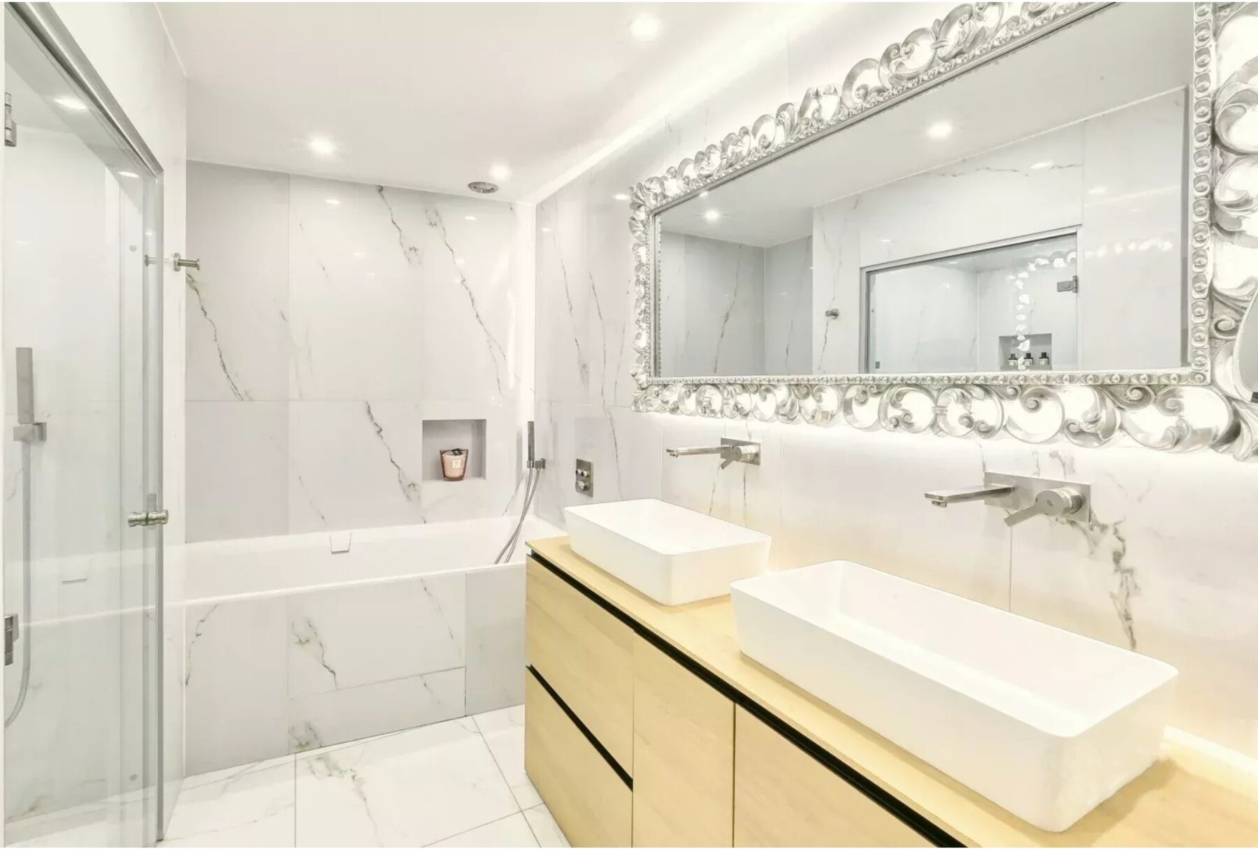 Suite parentale, salle de bain double vasque